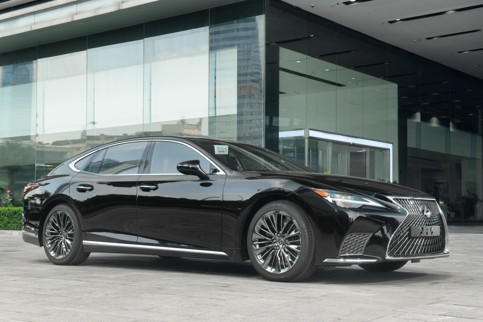 CES 0863 Lexus LS 500h