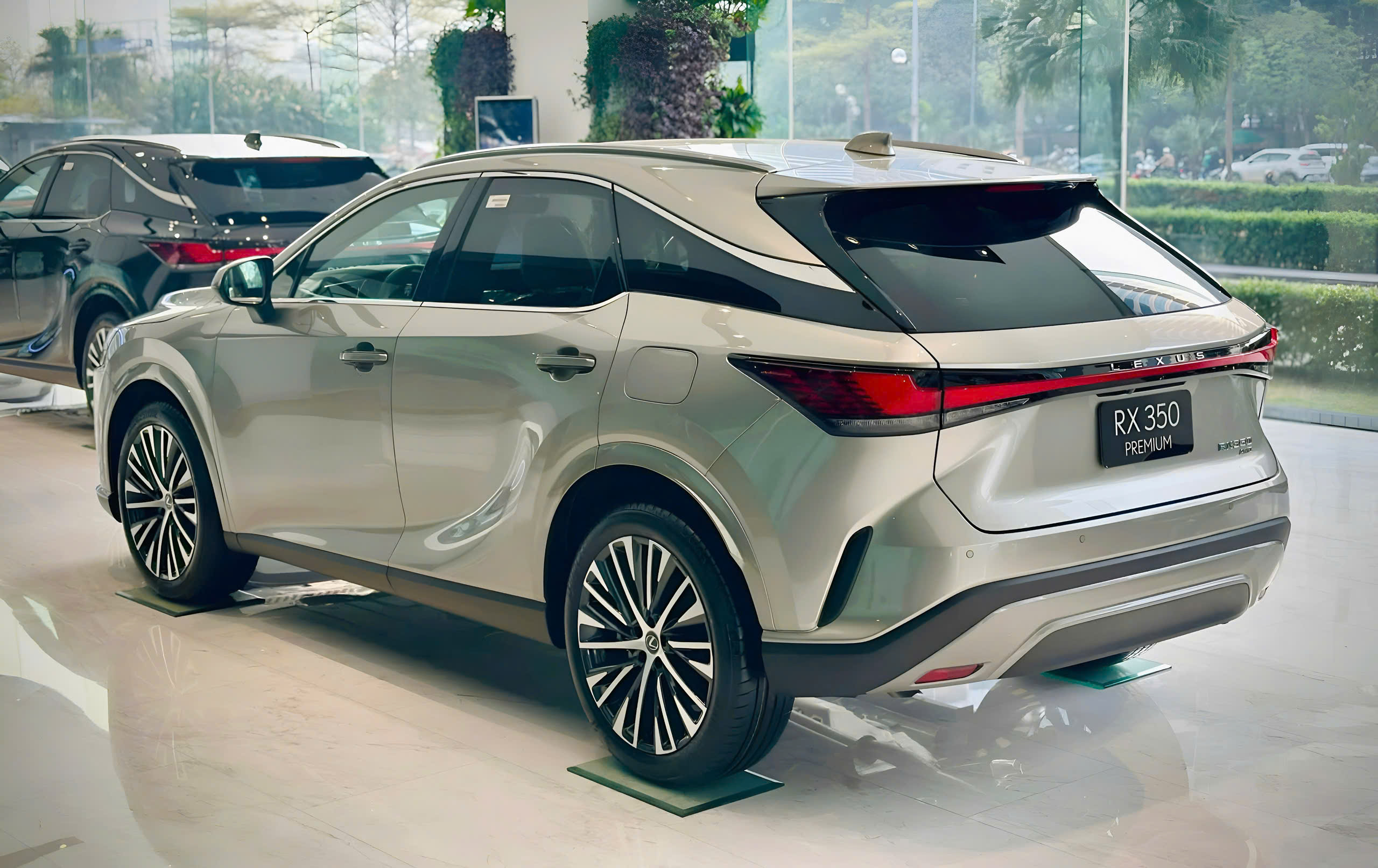 Lexus RX 350 Premium ngoại thất
