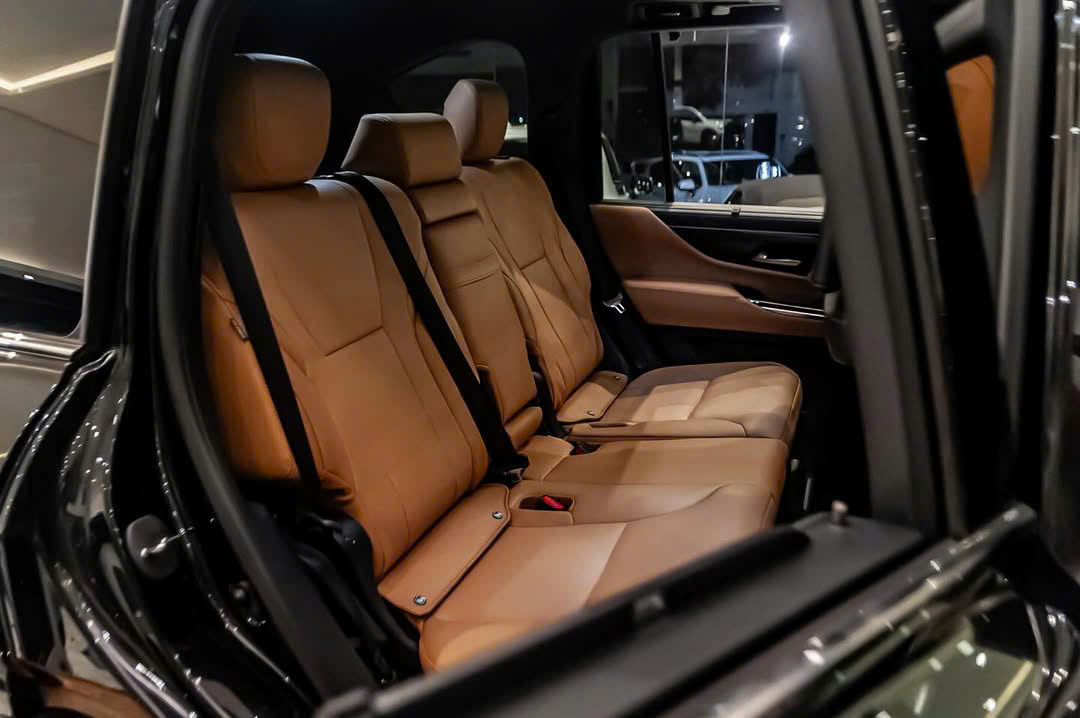 Chi tiết Lexus LX 600 Urban 2026