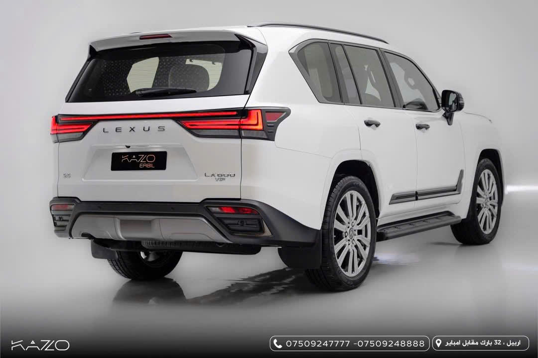 Khoang lái Lexus LX 600 VIP nội thất màu cam