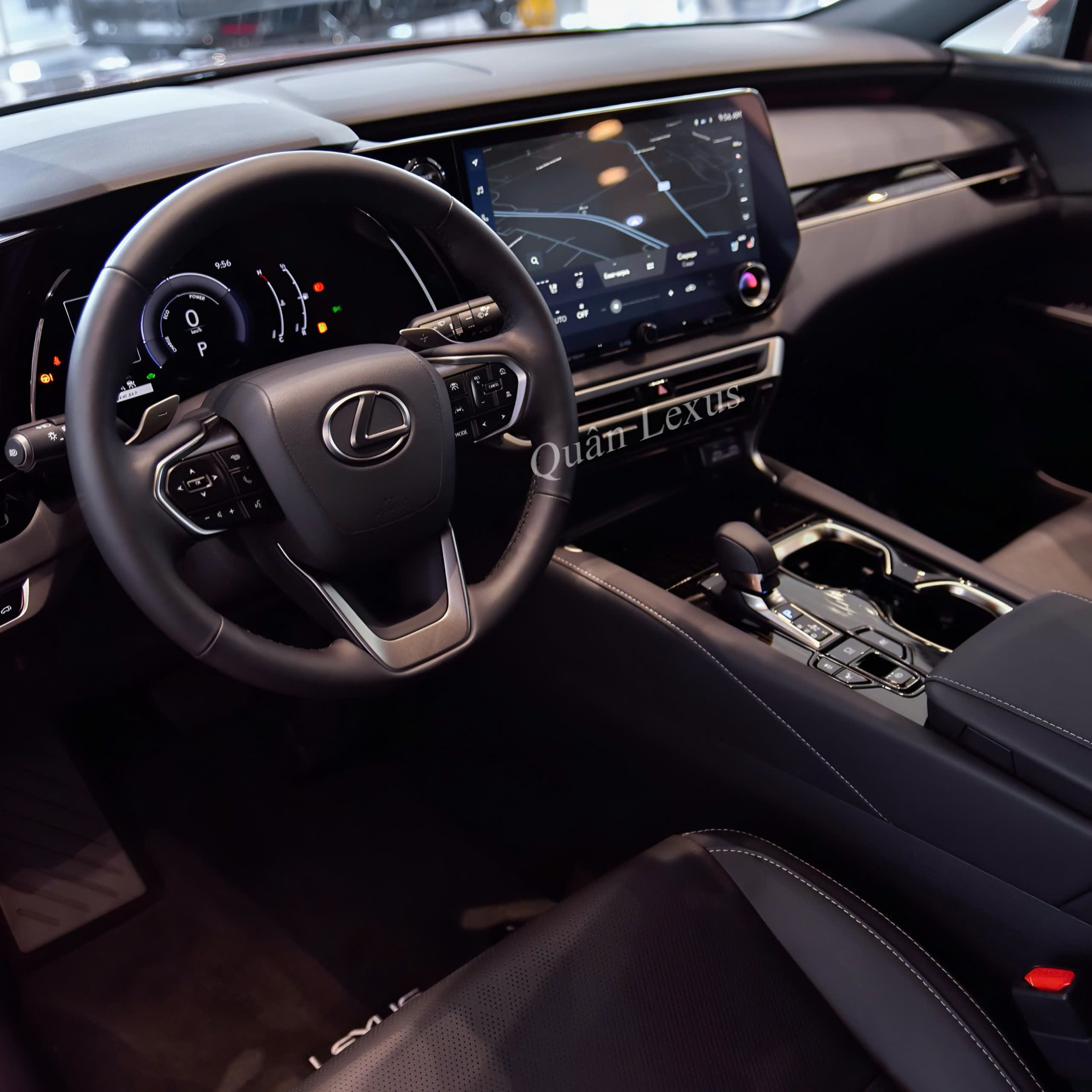 Khoang lái Lexus RX 350h
