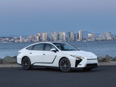 Lexus ES 350h 2026 đi đường dài - ngoại thất