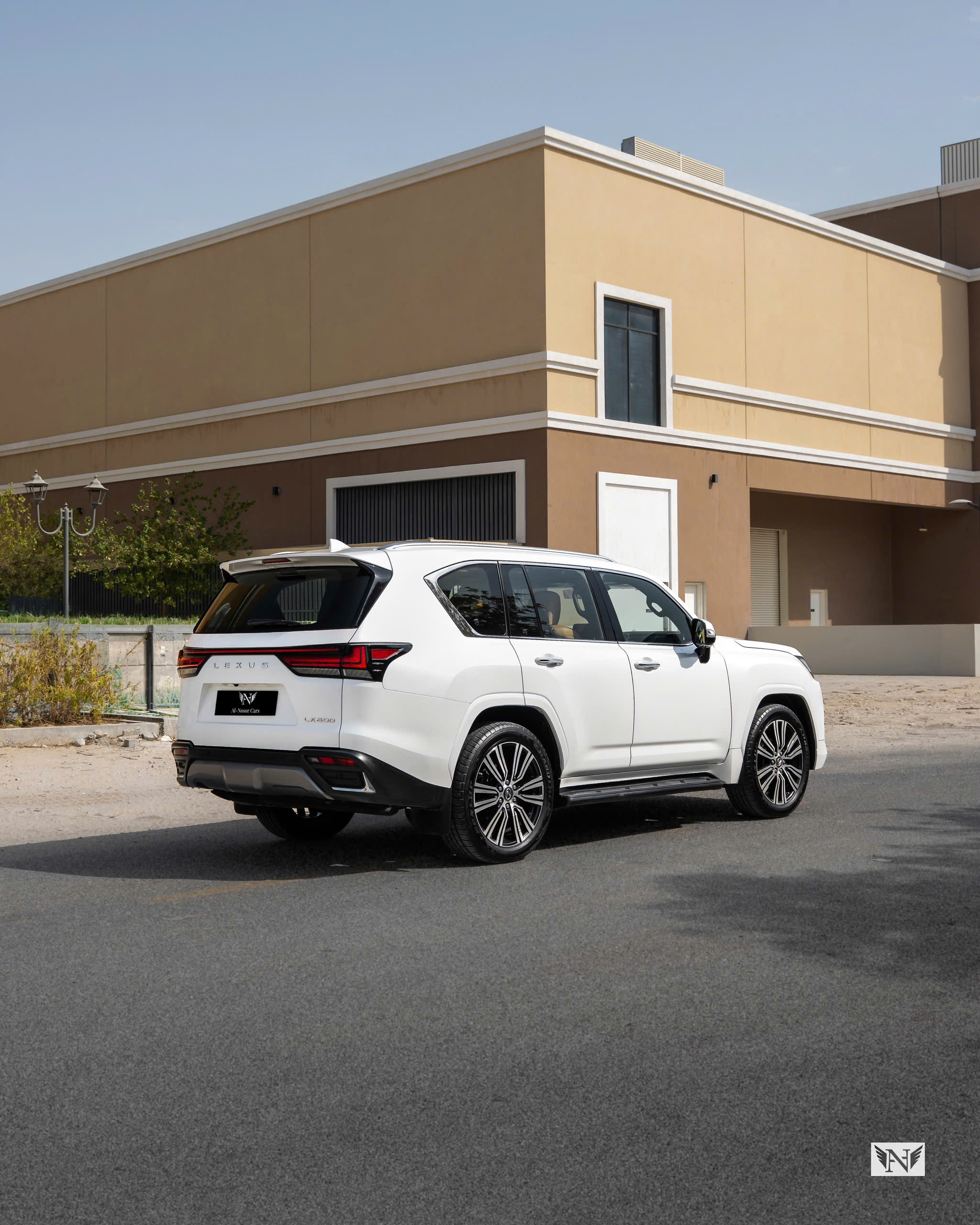 Lexus LX 600 Urban 2026 góc sau