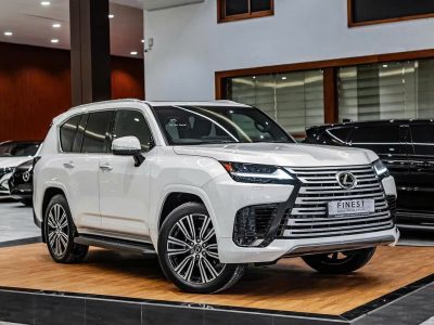 Lexus LX 600 Urban 2026 phù hợp gia đình - góc trước
