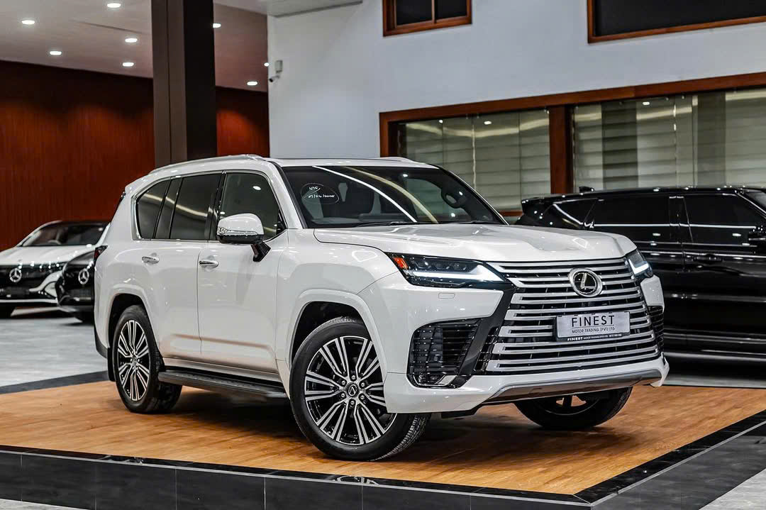 Lexus LX 600 Urban 2026 phù hợp gia đình - góc trước