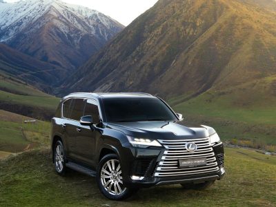 Lexus LX 600 Urban 2026 màu xanh