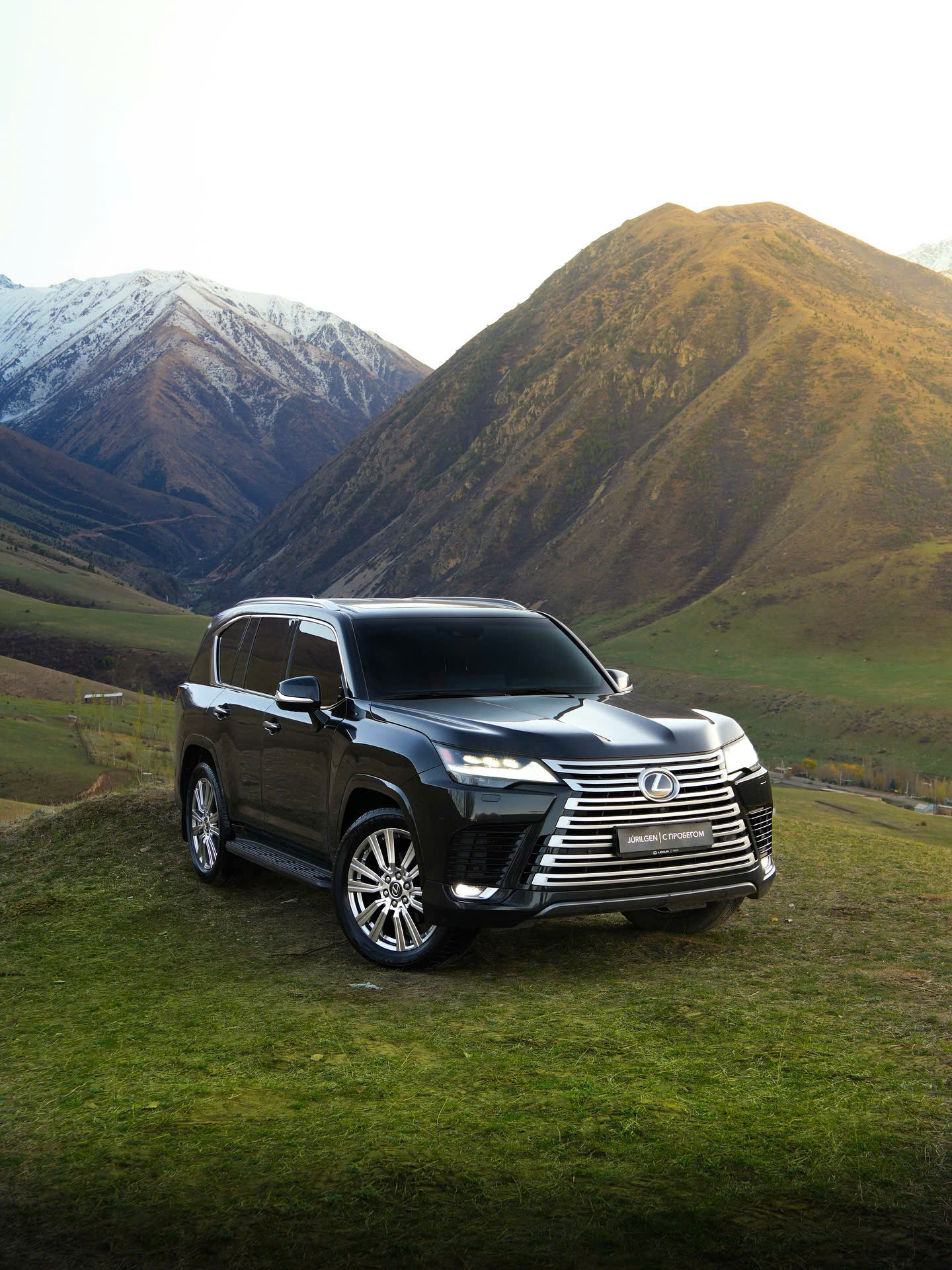 Lexus LX 600 VIP 2026 màu đen