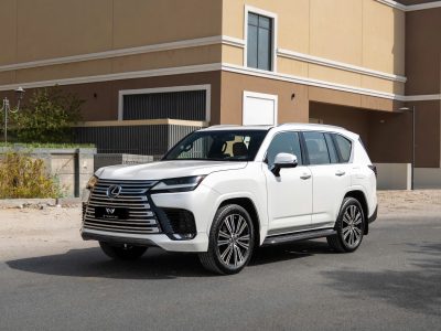 Lexus LX 600 Urban 2026 ngoại thất màu trắng