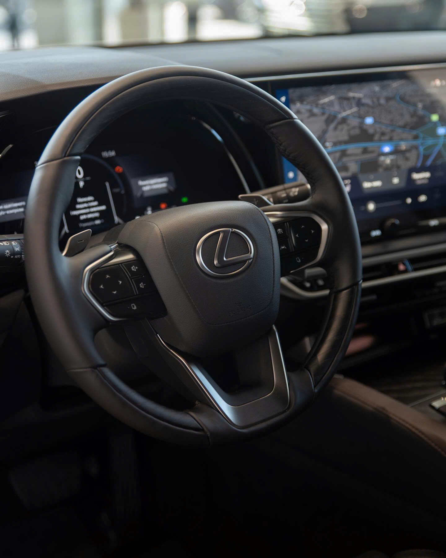 Lexus RX 350h 2026 đi đường dài - màn hình và khoang lái