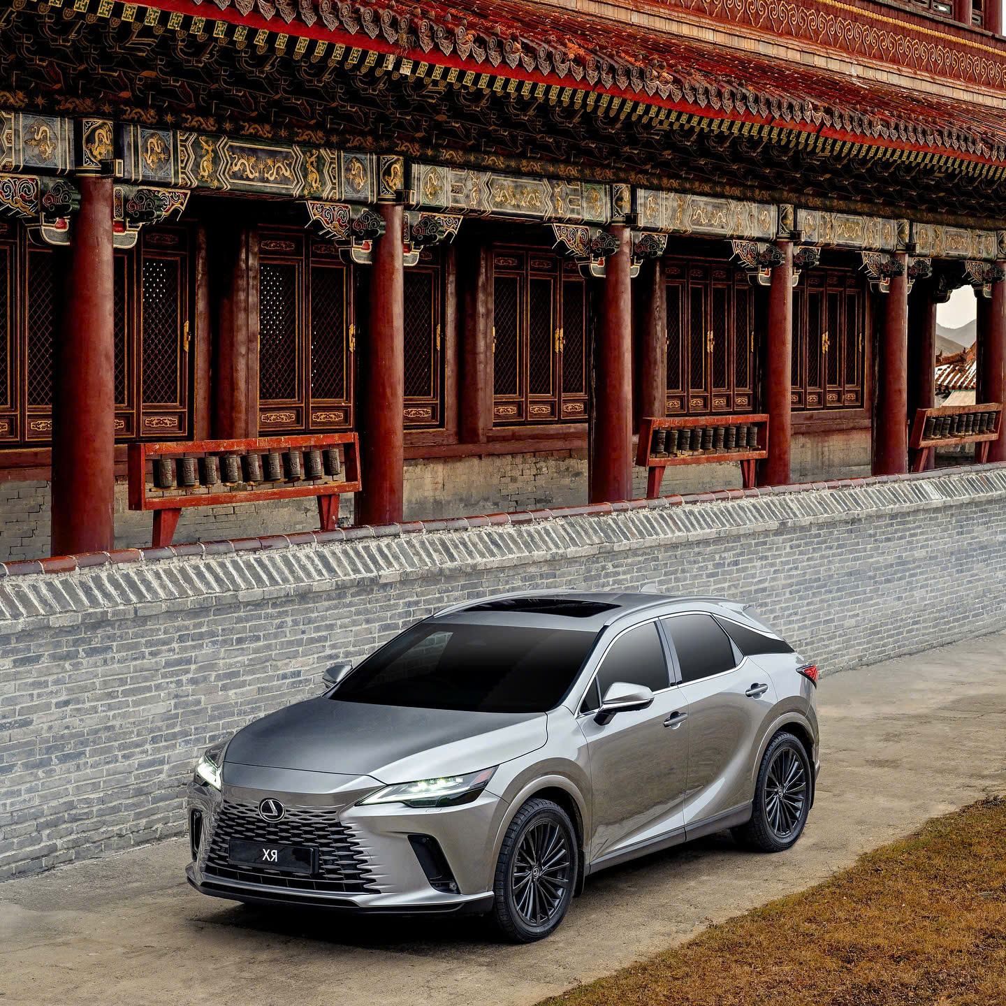 Lexus RX 350h 2026 phù hợp người lớn tuổi - ngoại thất