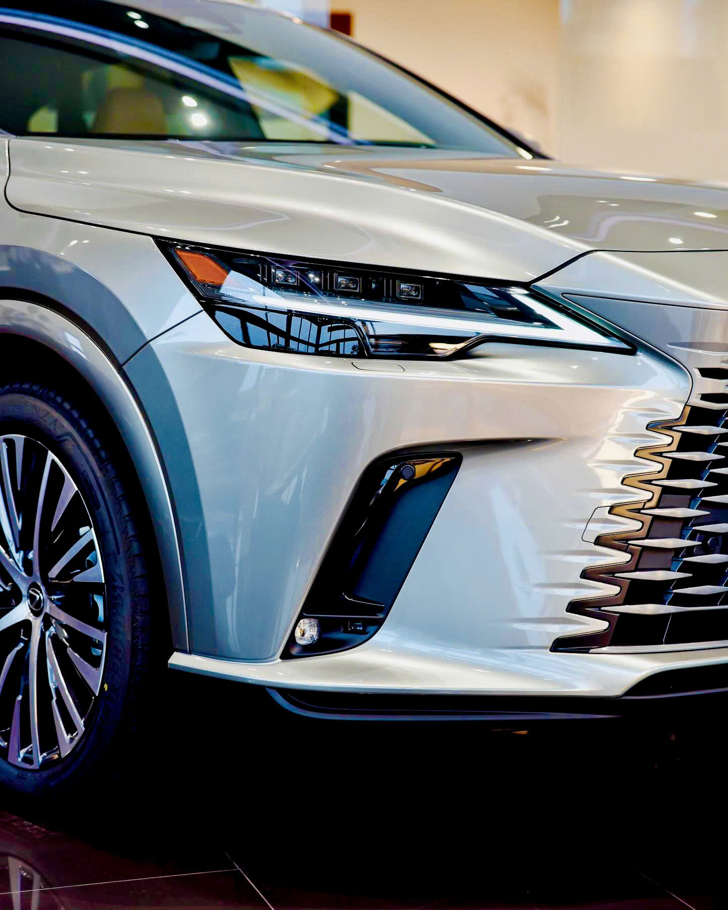 Lexus RX 350h vận hành trong đô thị