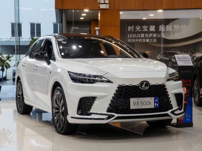 Lexus RX 500h 2026 có cần sạc không - ngoại thất màu trắng