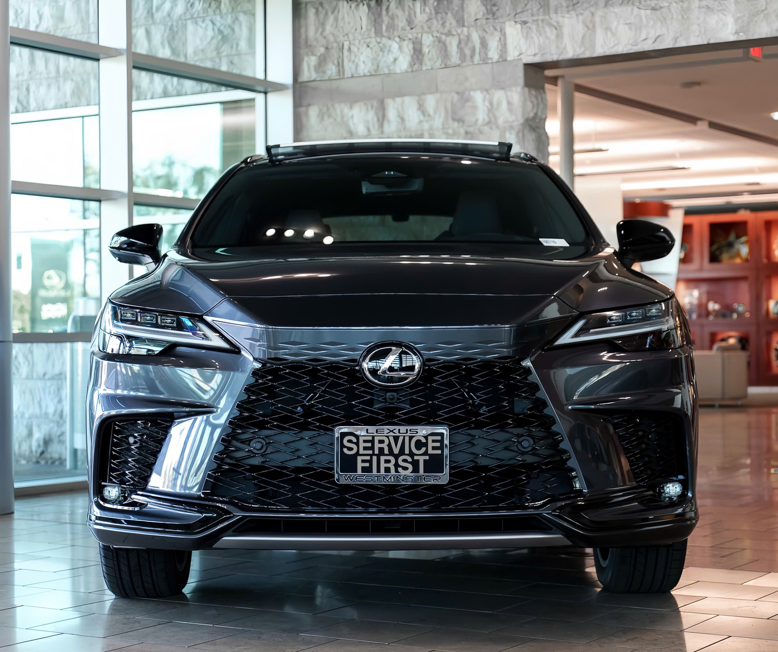 Lexus RX 500h DIRECT4 nhìn chính diện