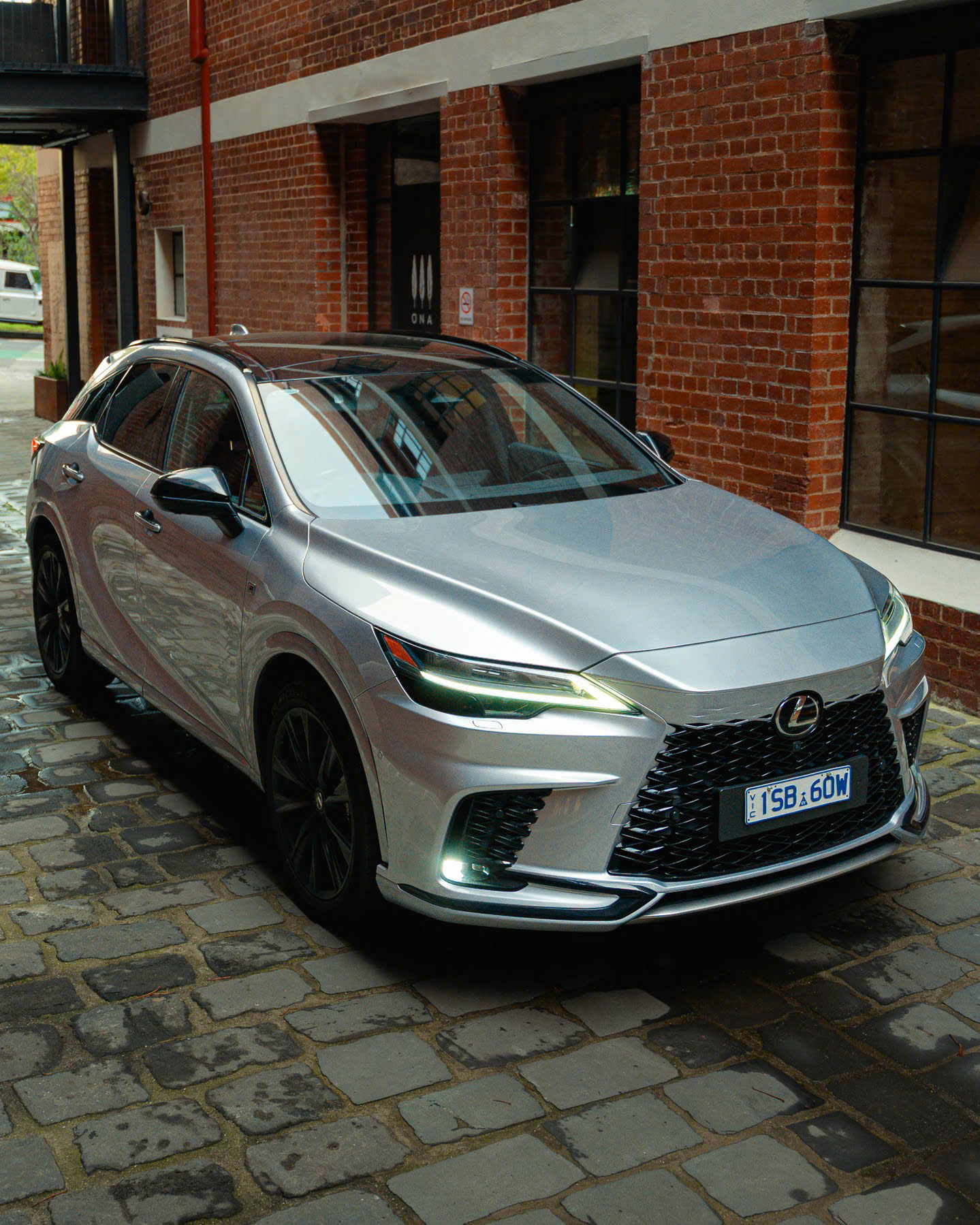 Lexus RX 500h F SPORT ngoại thất góc 3/4