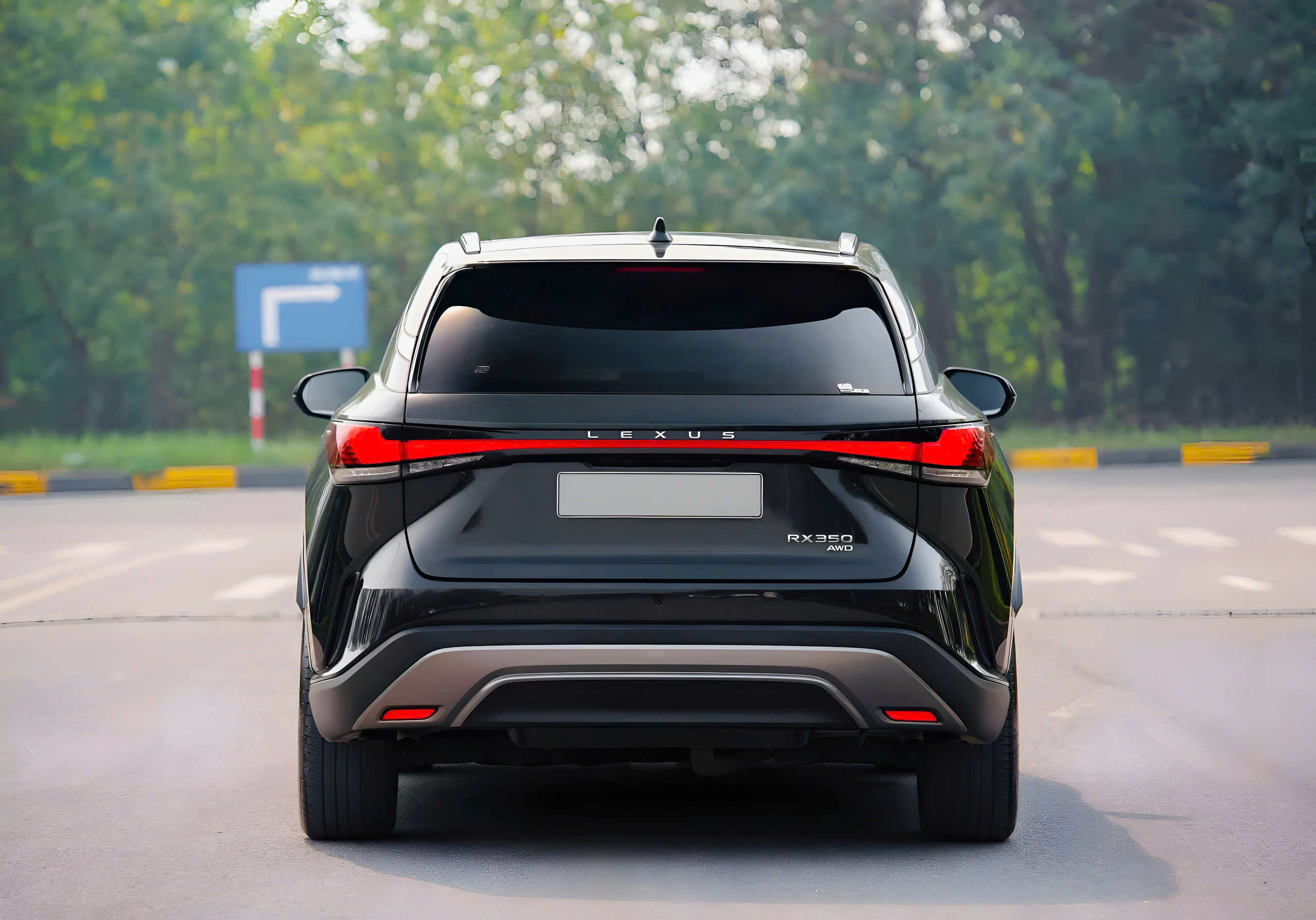 Lexus RX 350h 2026 có bền không - ngoại thất Lexus RX màu đen