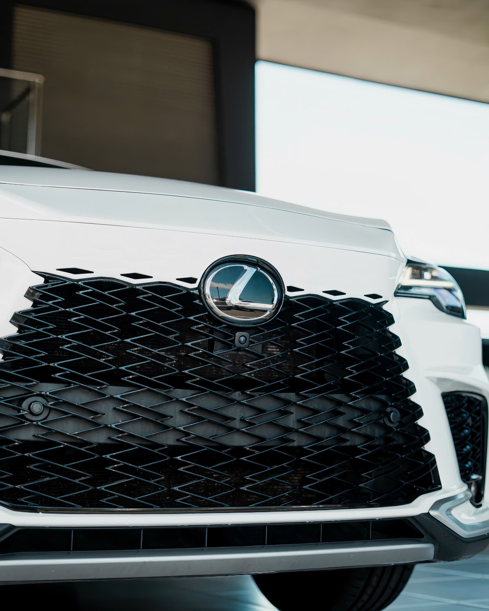 Lexus RX 500h F SPORT Performance Có Gì Đặc Biệt? 13 Lexus RX 500h F SPORT Performance Có Gì Đặc Biệt? Lưới tản nhiệt Lexus RX 500h F SPORT Performance