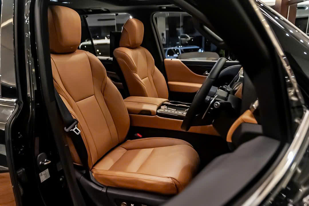 Nội thất Lexus LX 600 Urban 2026 ghế trước